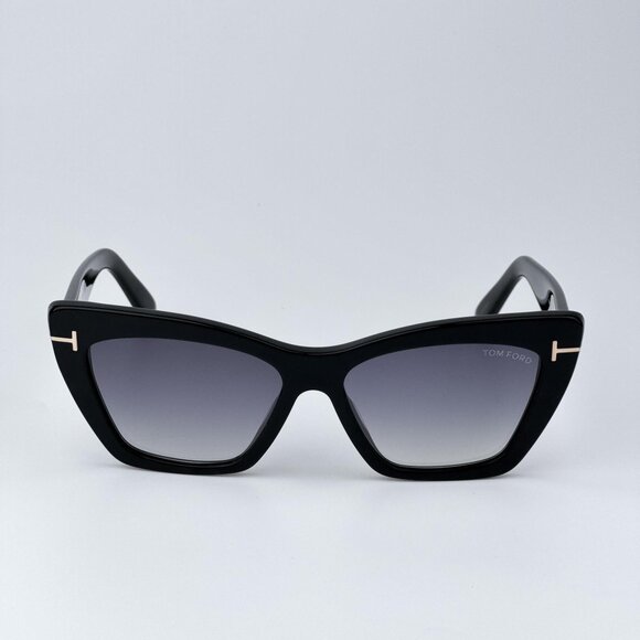Tom Ford WYATT FT0871/S 01B Women BRAND NEW Sunglasses Black Gradient Smoke Cat